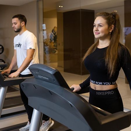 Premier Hotel Dnister Lviv Exteriör bild