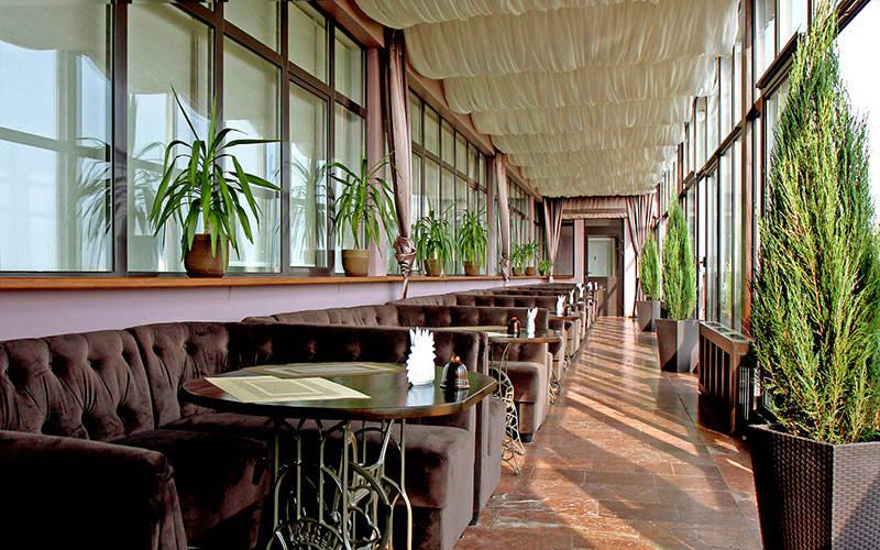 Premier Hotel Dnister Lviv Exteriör bild